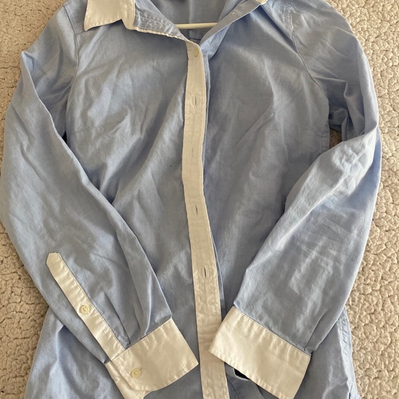 Gap Long Sleeve Button Up Blouse in Blue and White - Picture 4 of 6